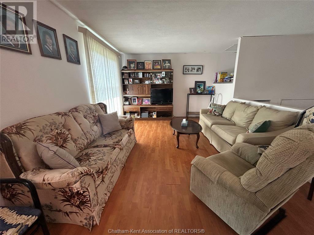 Property Photo: 104 Randolph Crescent ON N7L 5Y1