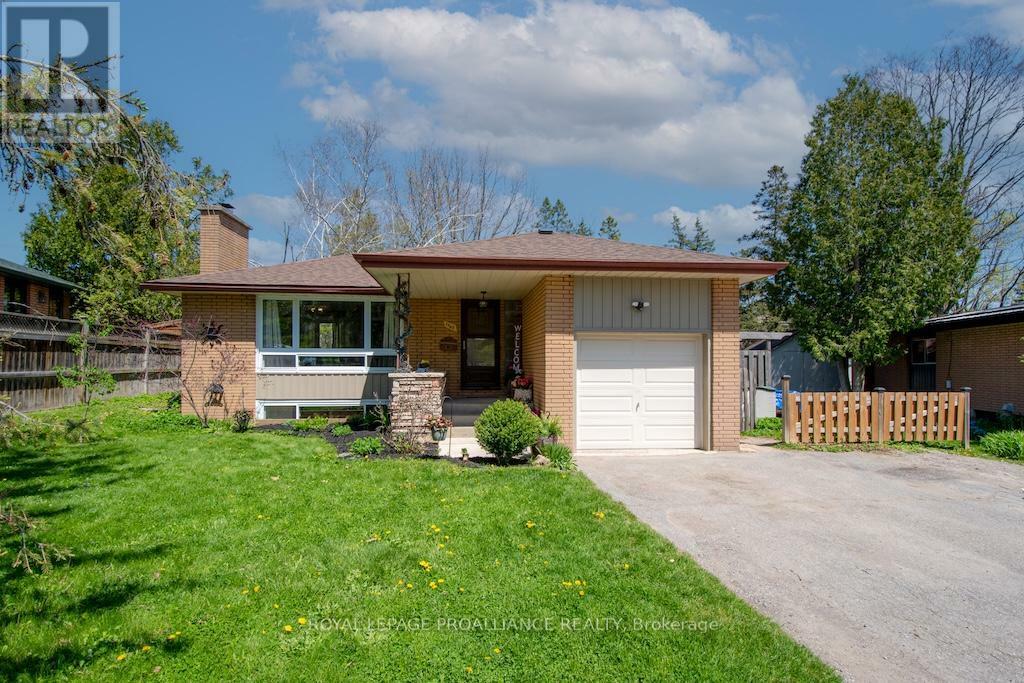 Property Photo: 1060 Glendale Drive ON K9H 6M4