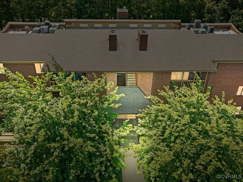 Property Photo: 2109 Turtle Creek Drive 11 VA 23233