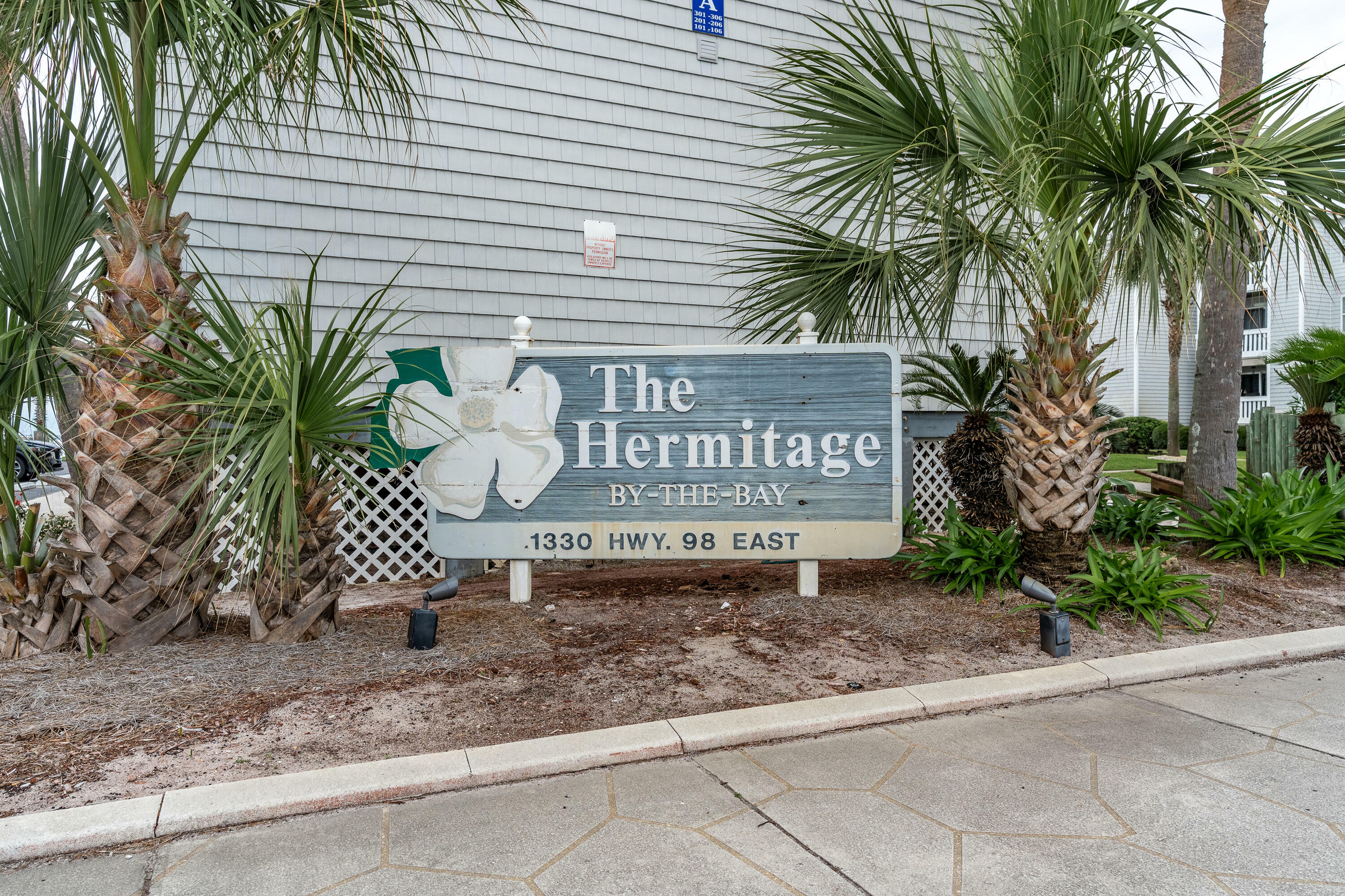 Property Photo: 1330 SE Miracle Strip Parkway 309 FL 32548