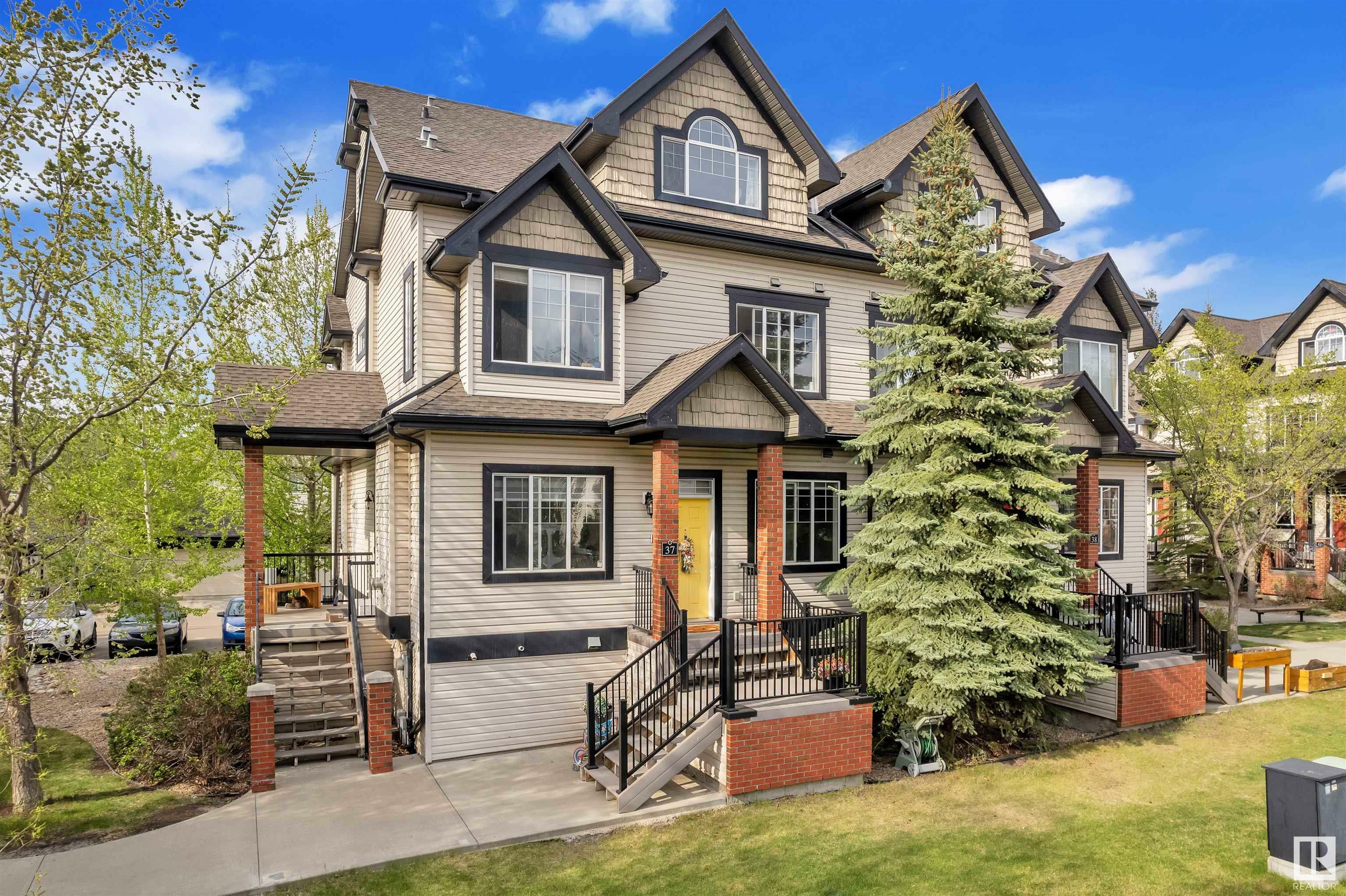 Property Photo: 4821 Terwillegar Common NW 37 AB T6R 0C5