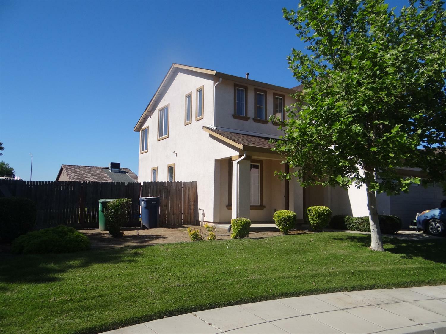 Property Photo:  309 Pine Court  CA 93610 