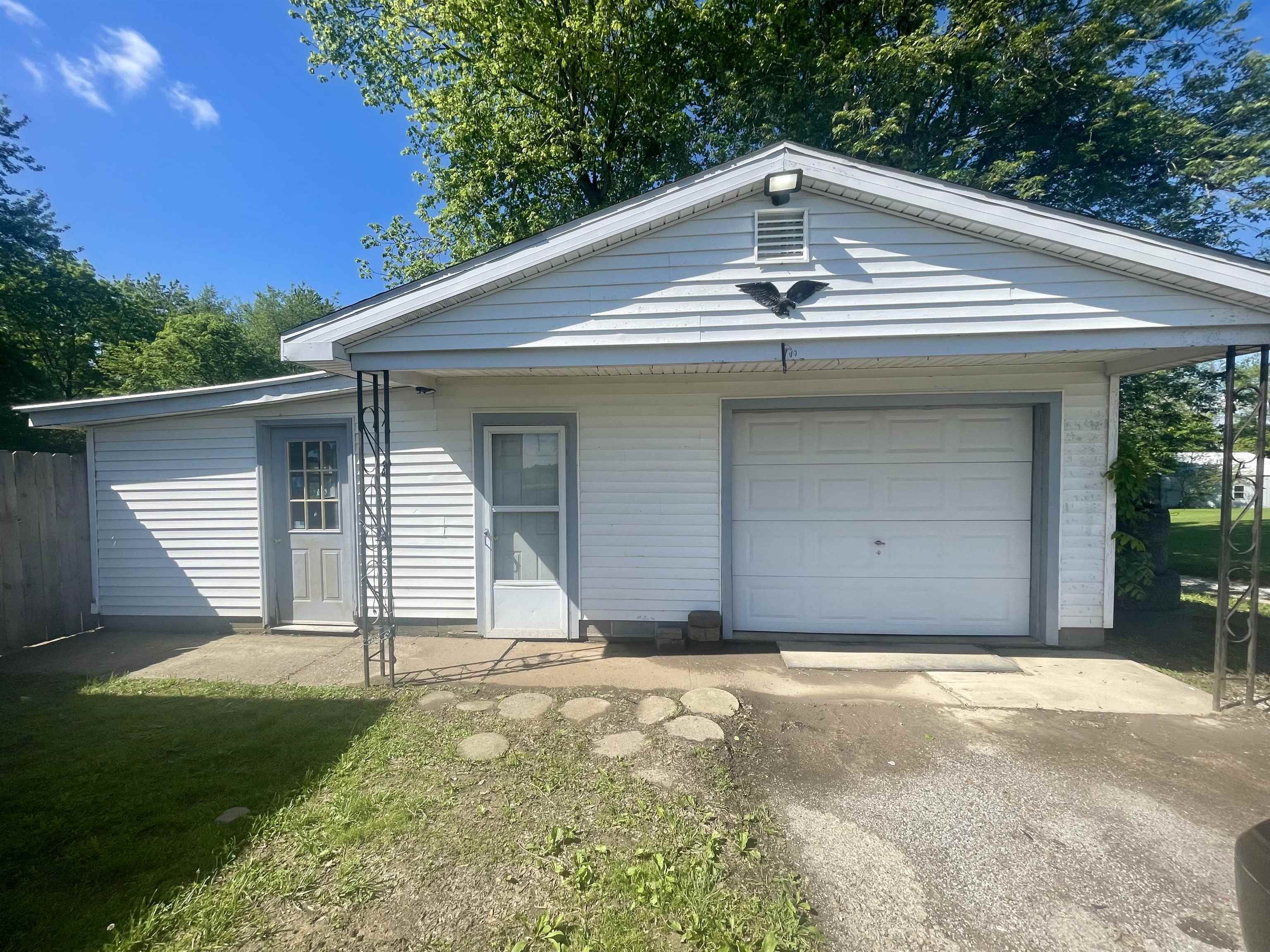 Property Photo: 9424 State Route 136 E KY 42420