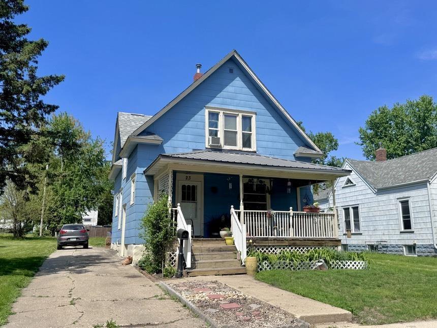 Property Photo:  23 4th St NW  IA 50662 