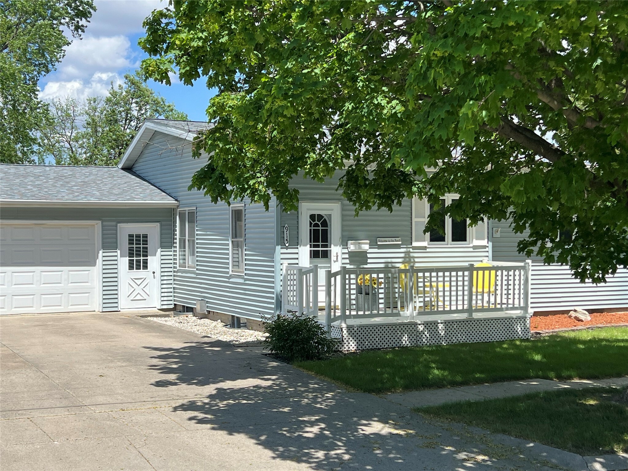 Property Photo: 915 Cedar Street IA 50248