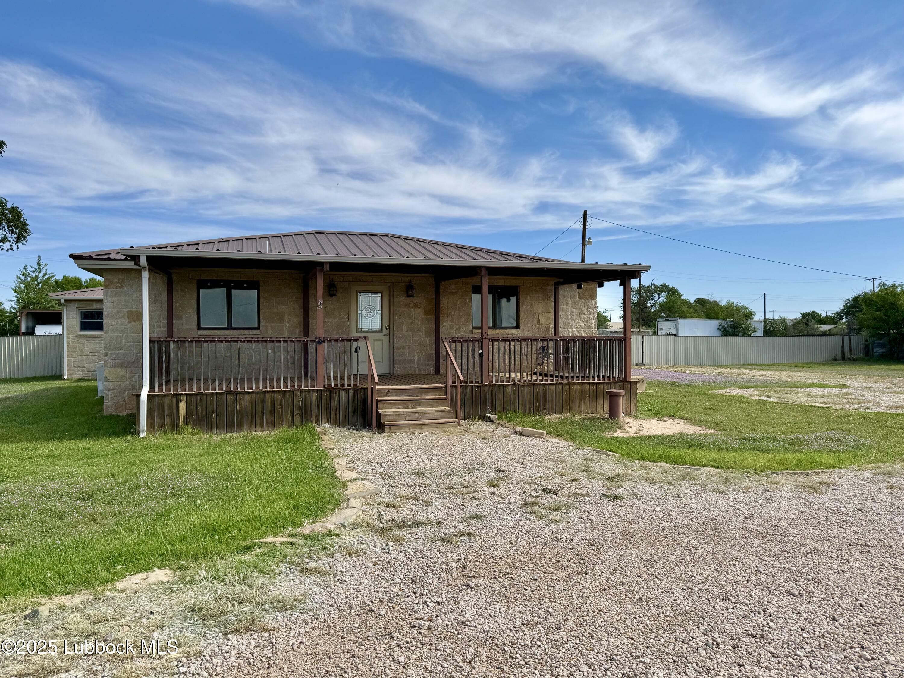 Property Photo: 213 E 7th Street TX 79329