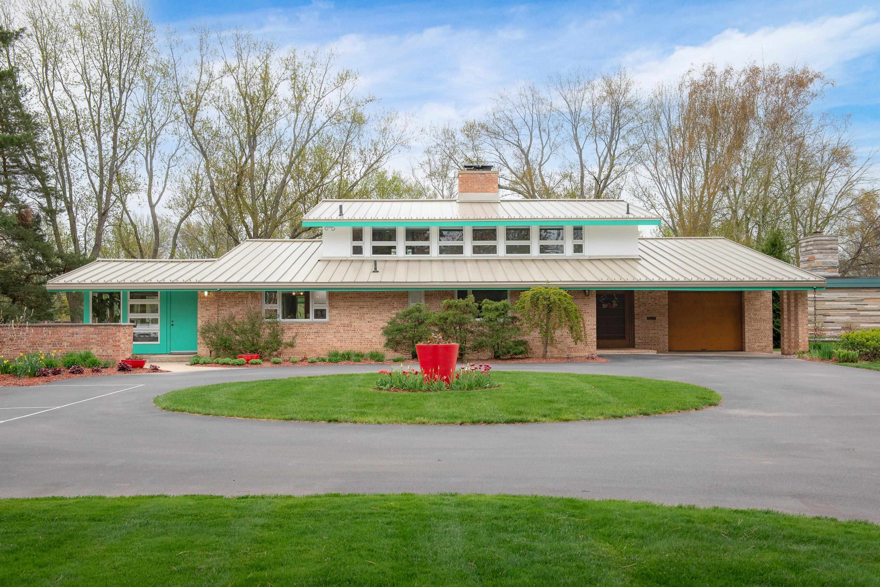1015 W Sugnet  Midland MI 48640 photo