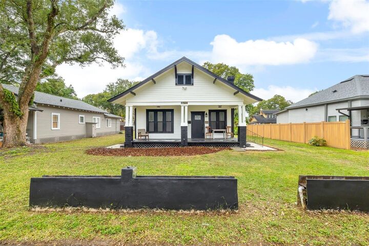 Property Photo: 911 S Missouri Avenue FL 33803