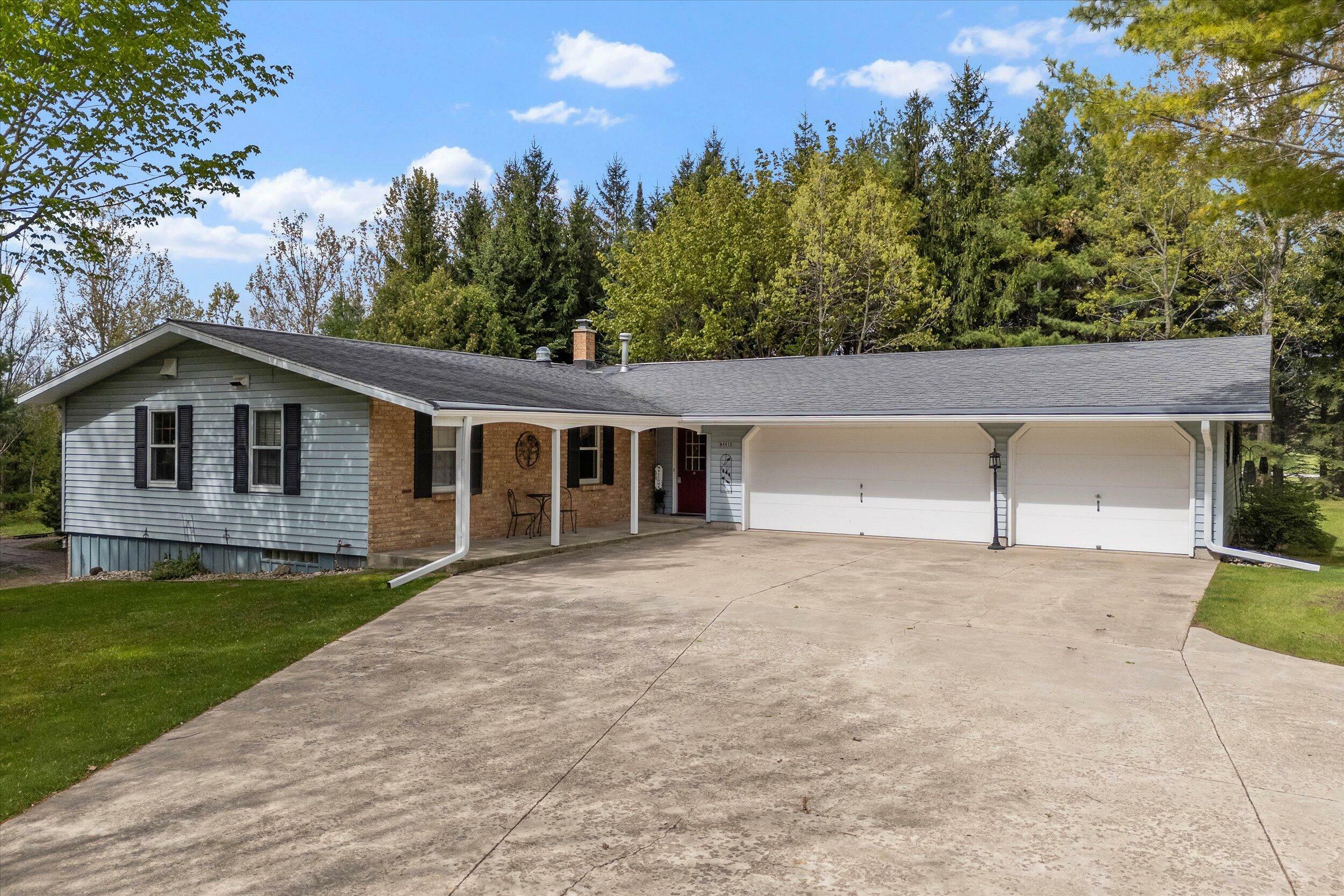 Property Photo: W4415 Park Sq WI 53075