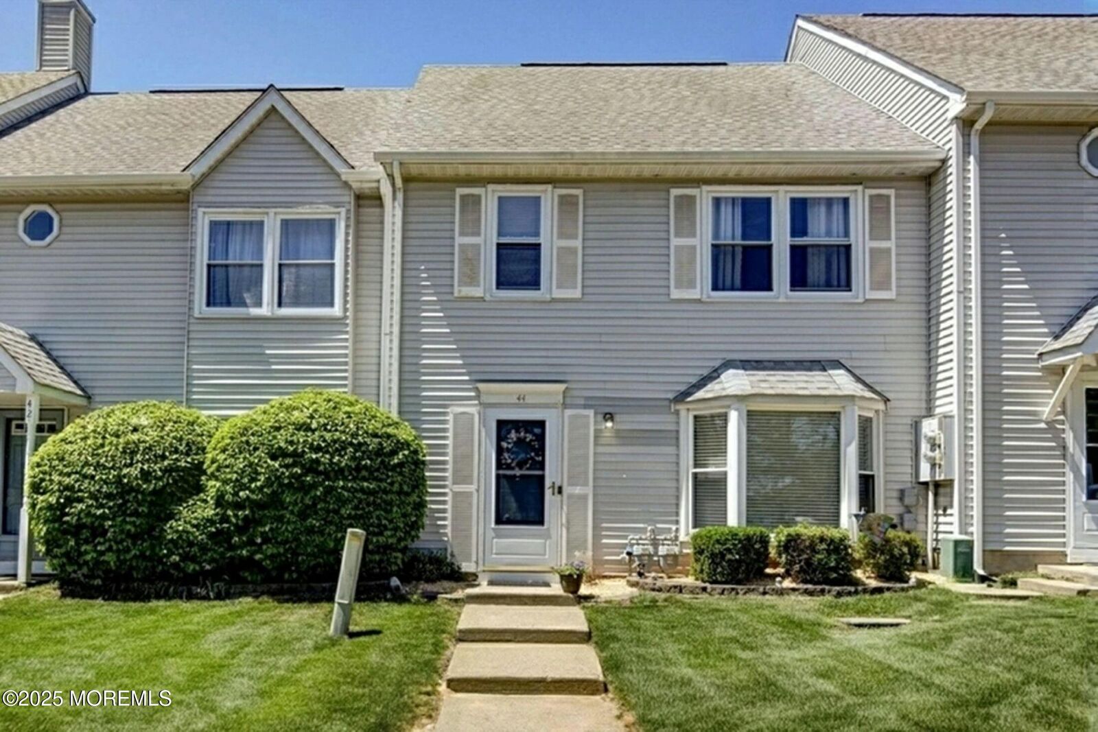 Property Photo:  44 Shilling Way  NJ 08527 