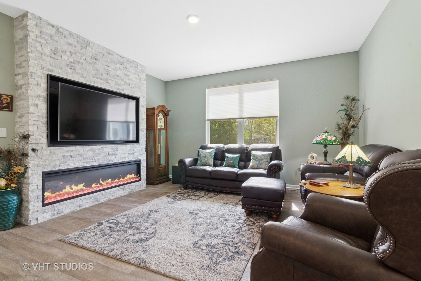Property Photo: 2471 Justice Court IL 60560