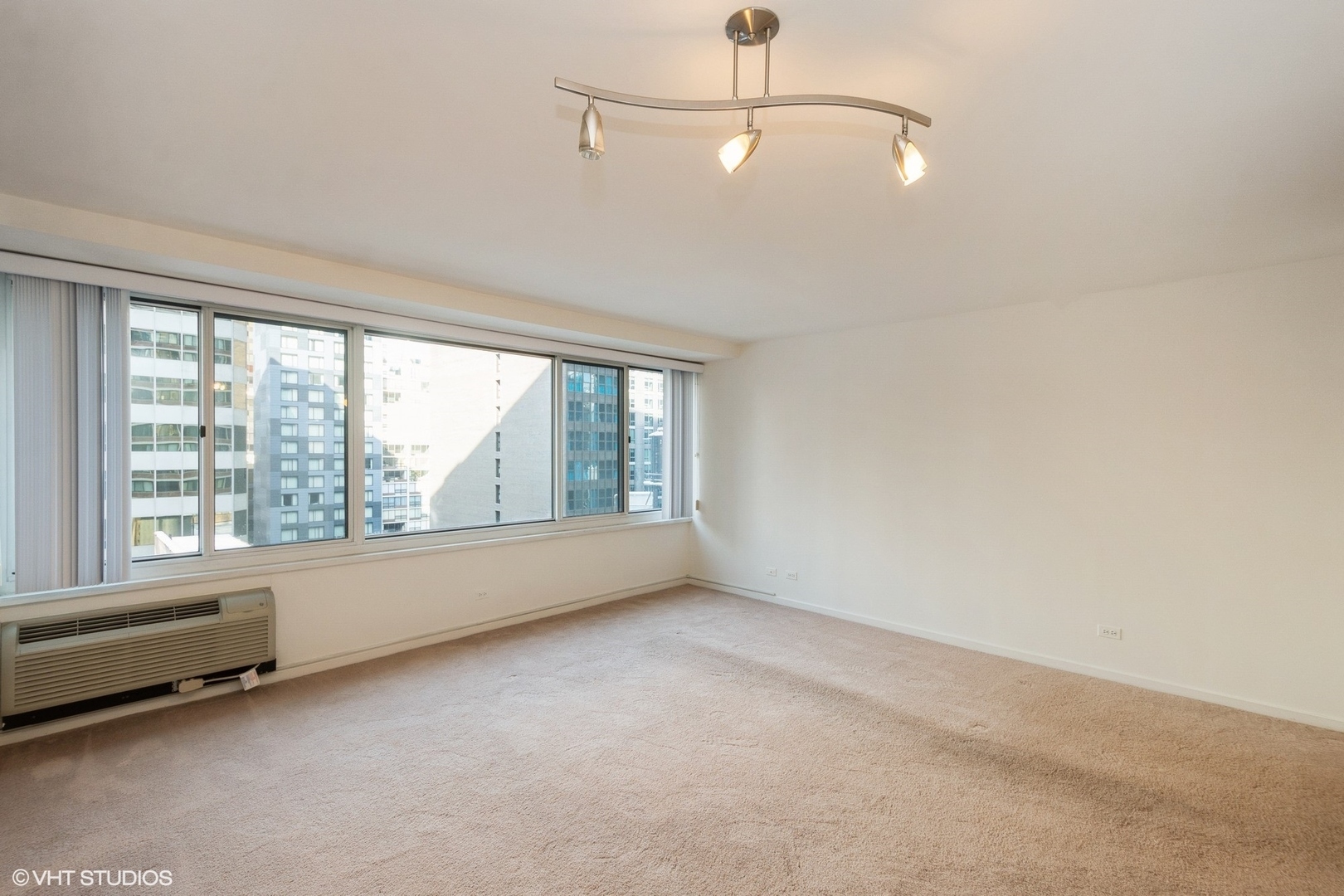 Property Photo: 211 E Ohio Street 1504 IL 60611