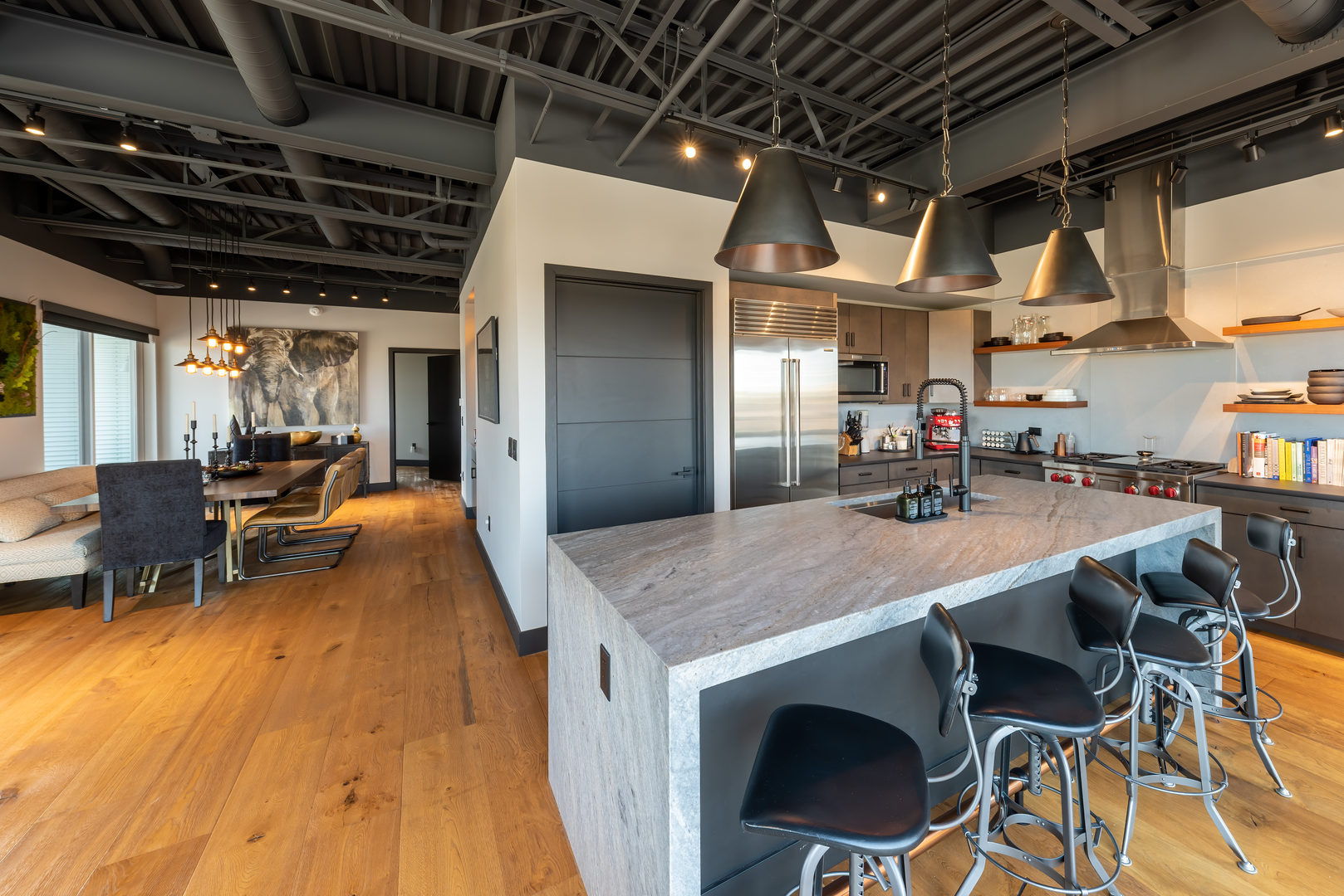 Property Photo: 20 W Northwest Highway 613 IL 60056