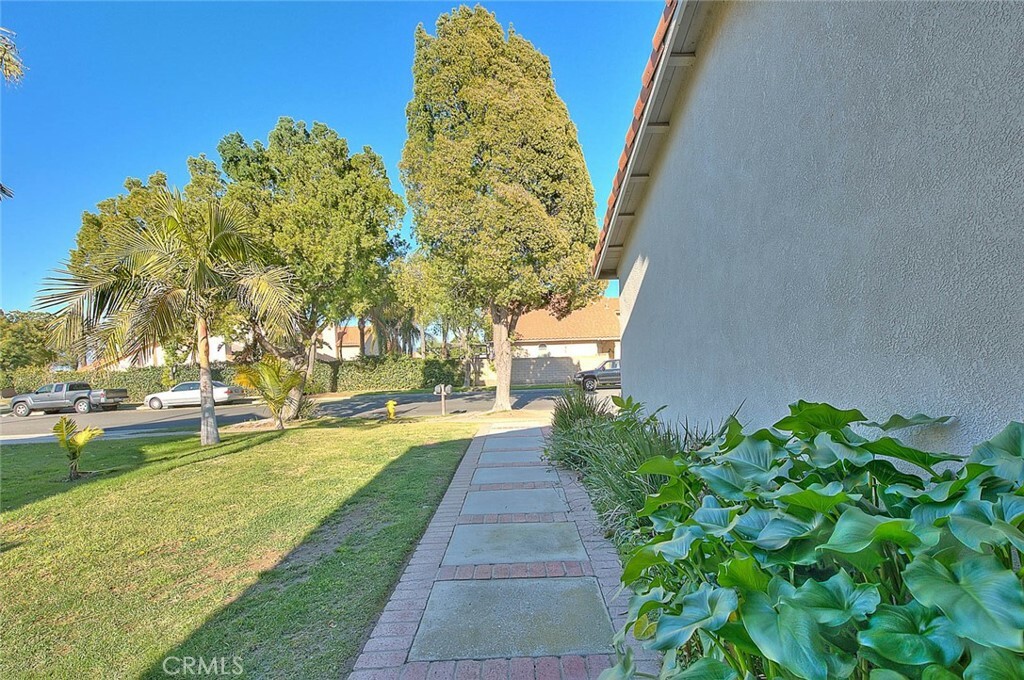 Property Photo: 928 Winston Way CA 92881