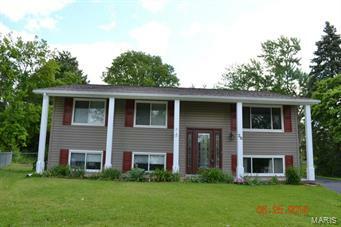 Property Photo: 20 Glenpark Court MO 63043