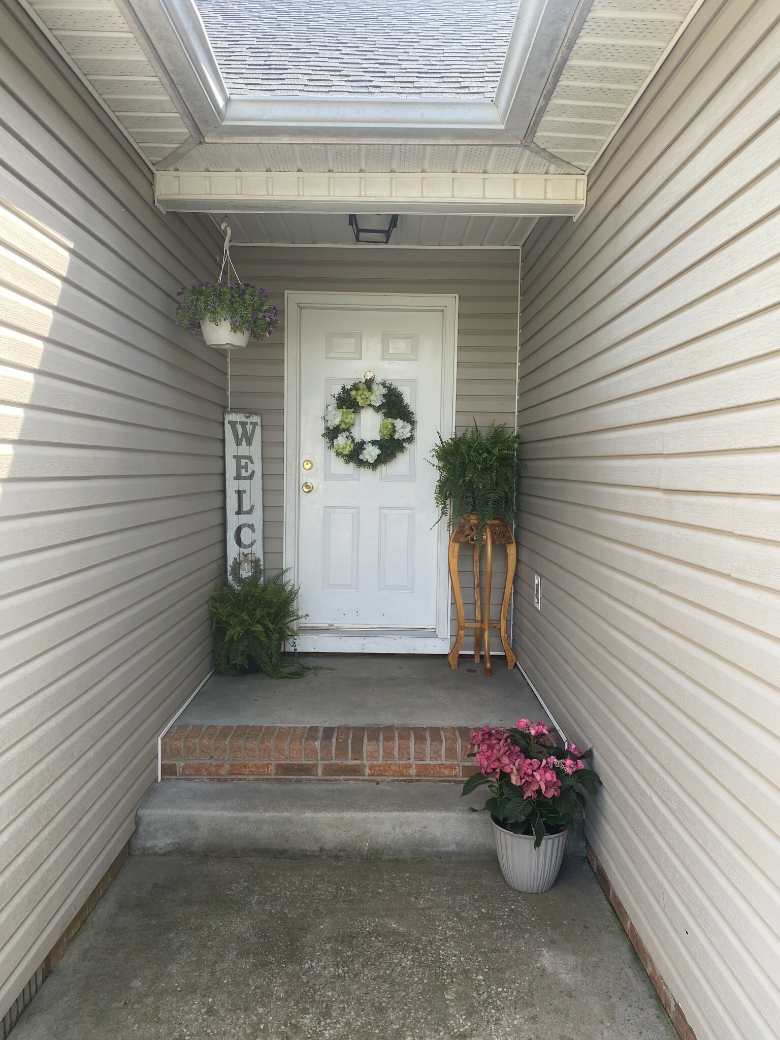Property Photo: 2129 Hollandale Cir TN 38401