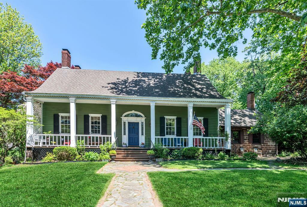 Property Photo:  125 Lakeview  NJ 07605 