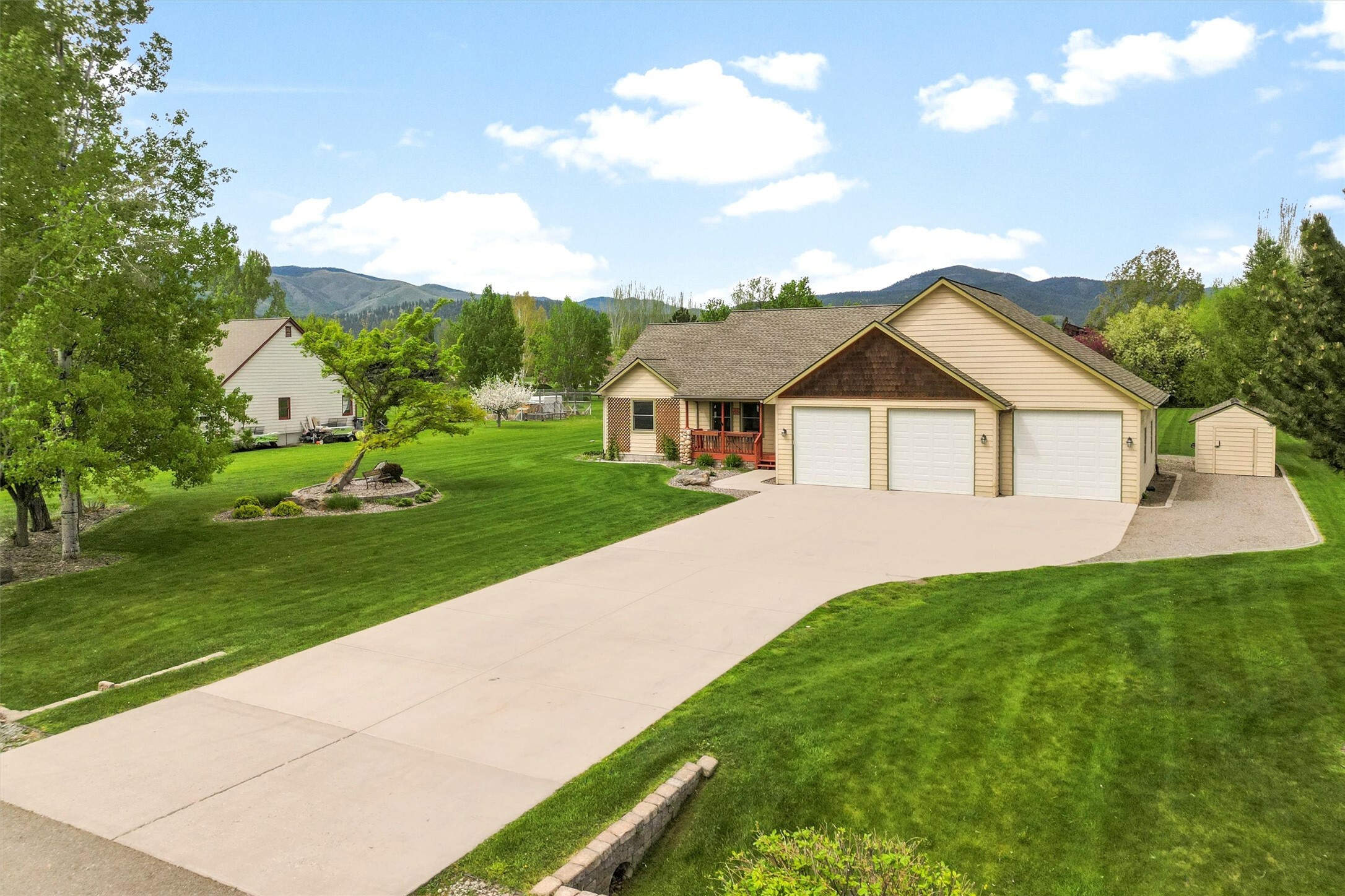 Property Photo:  1815 Homestead Drive  MT 59808 