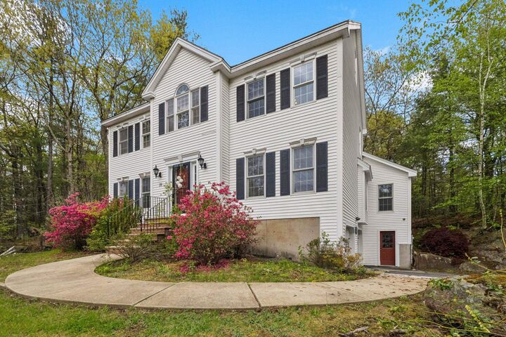 Property Photo: 39 Windsor Boulevard NH 03053