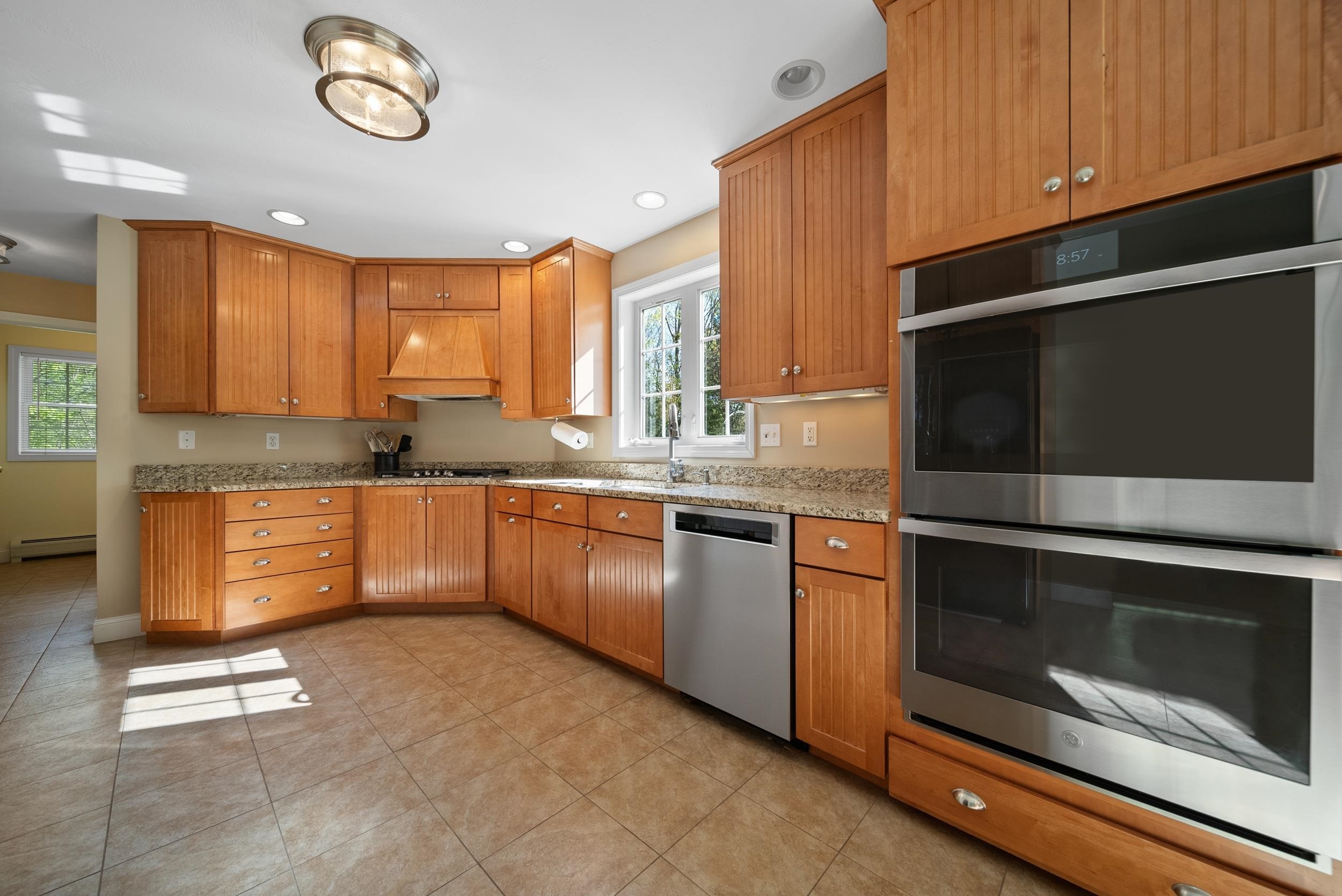 Property Photo: 17 Summerfare Street NH 03106