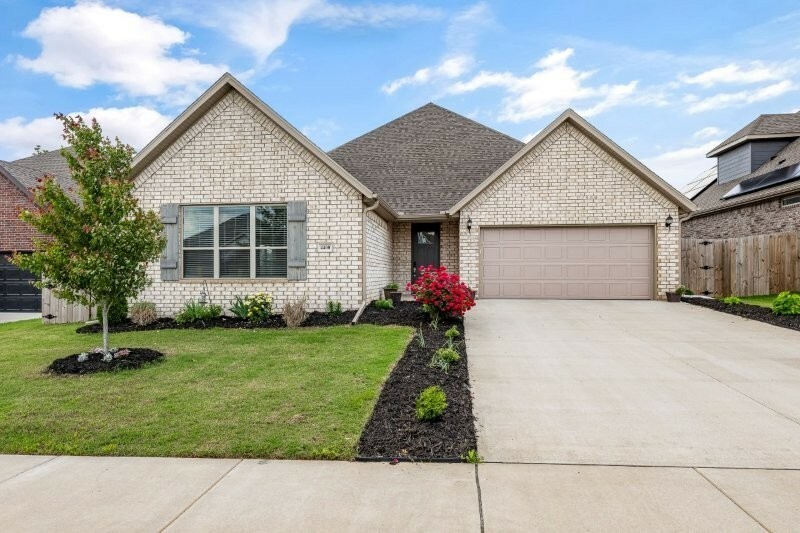 Property Photo: 4400 SW Pawhuska Street AR 72713
