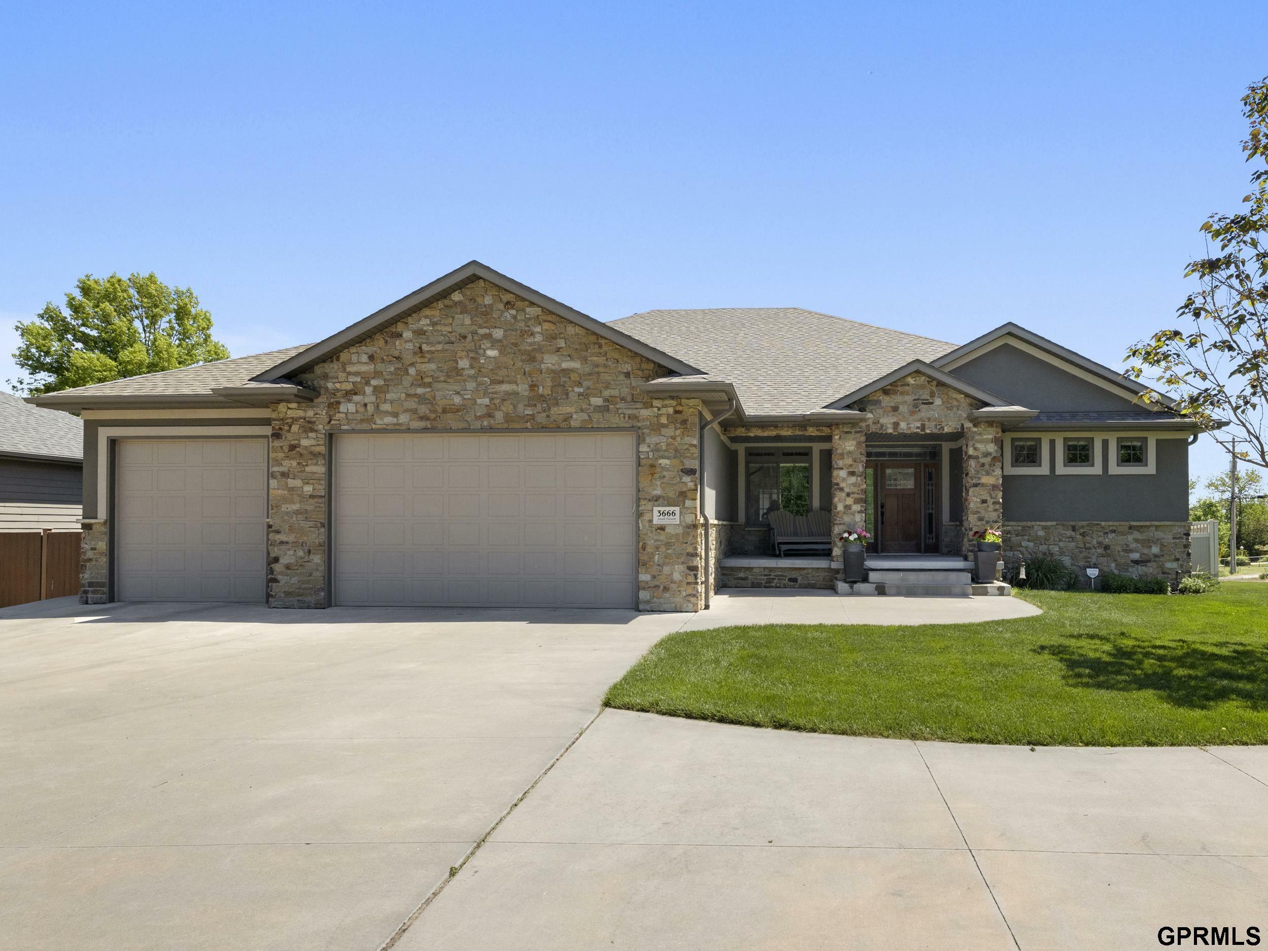 Property Photo: 3666 S Folsom Street NE 68522