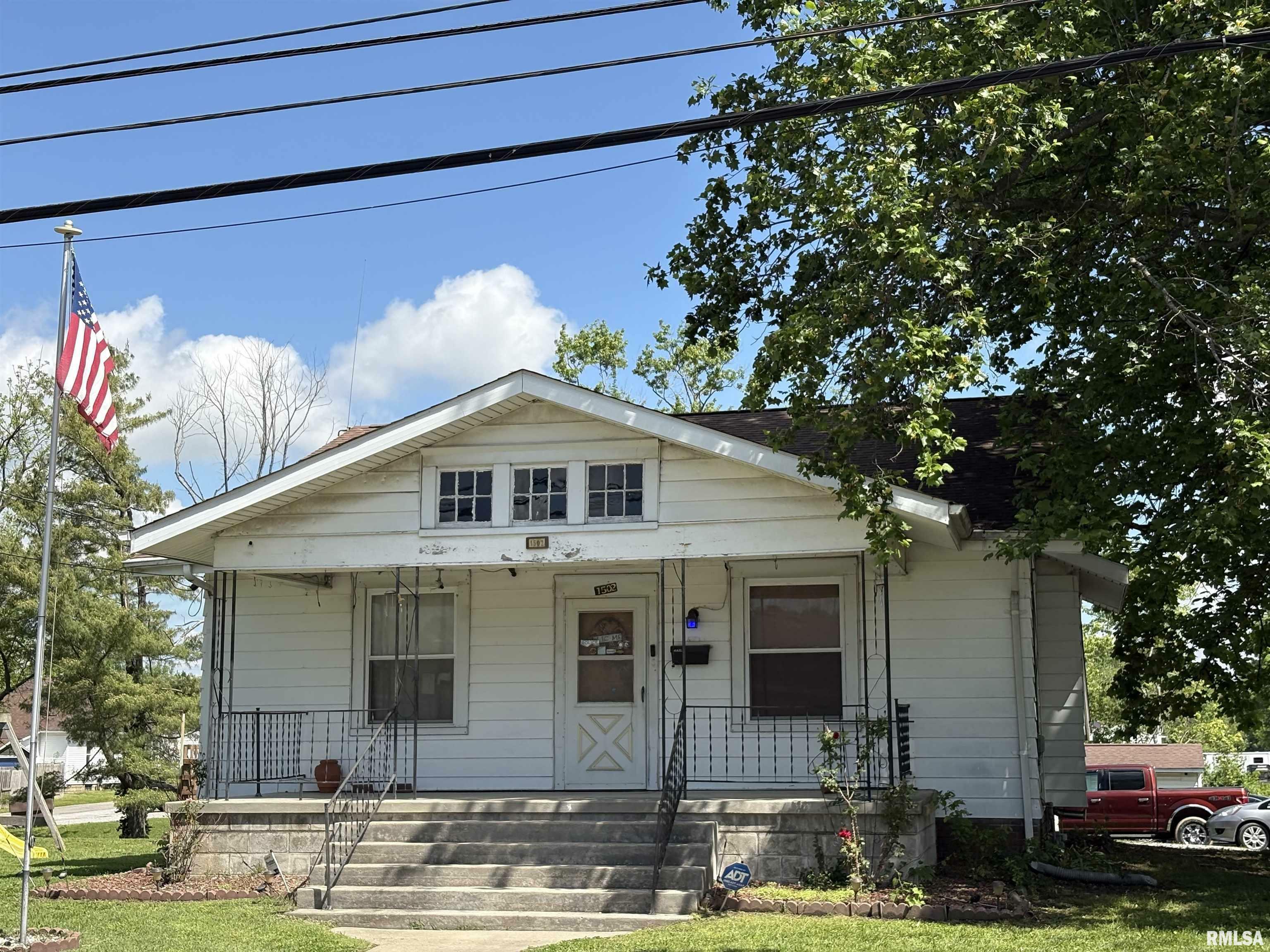 Property Photo: 1502 Gartside Street IL 62966
