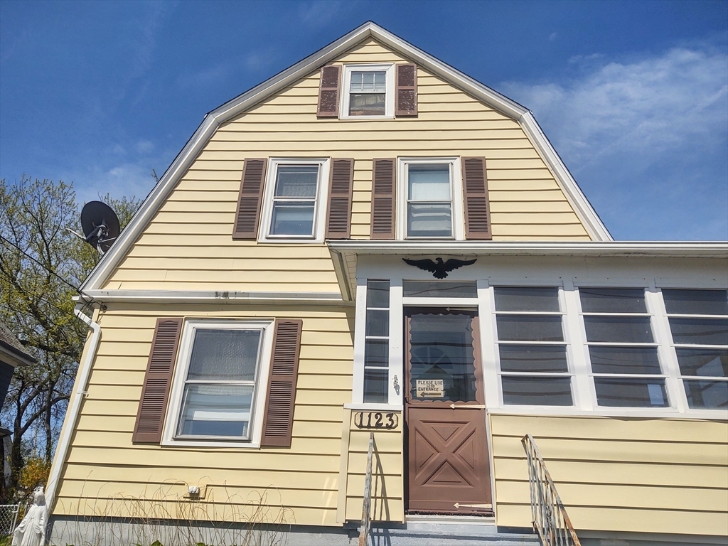 Property Photo: 1123 S Broadway RI 02914
