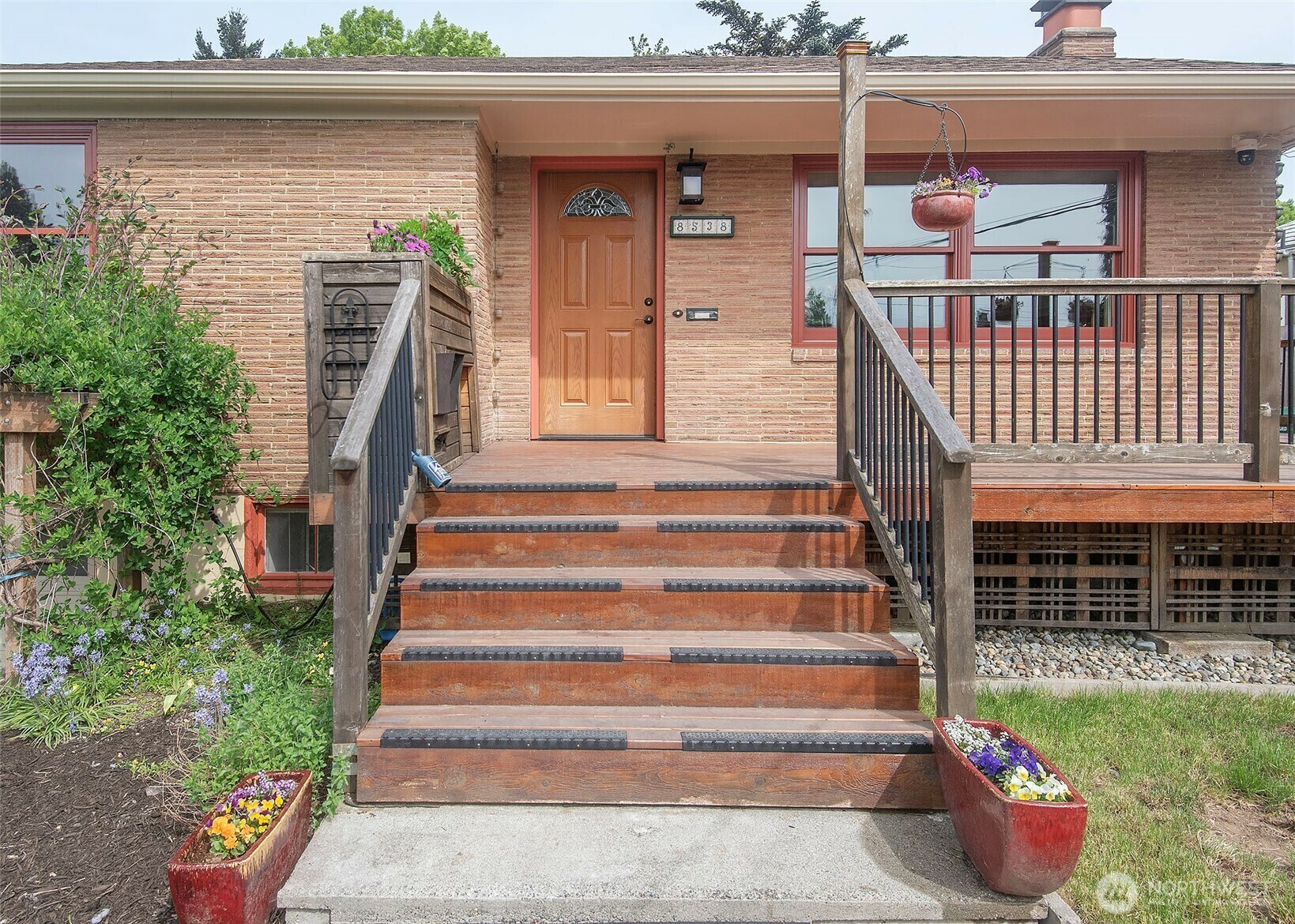Property Photo: 8538 Latona Avenue NE WA 98115