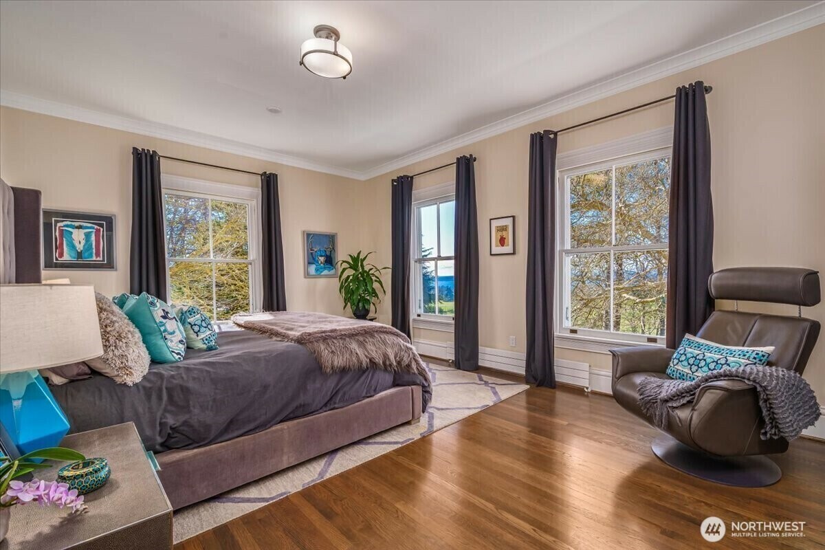 Property Photo: 4200 Washington Avenue W WA 98199