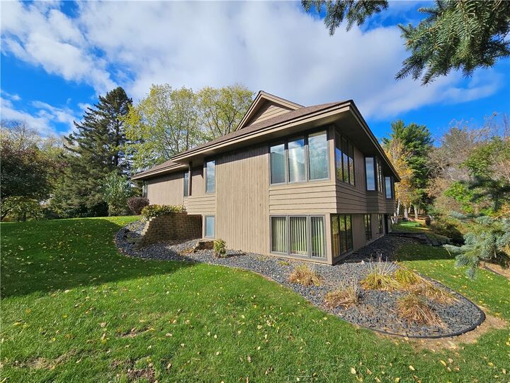 Property Photo:  519 Grandview Heights Court  WI 54751