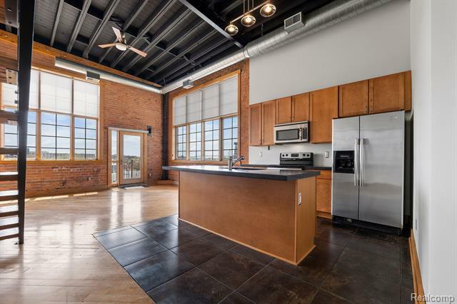 Property Photo: 2003 Brooklyn Street 401 MI 48226