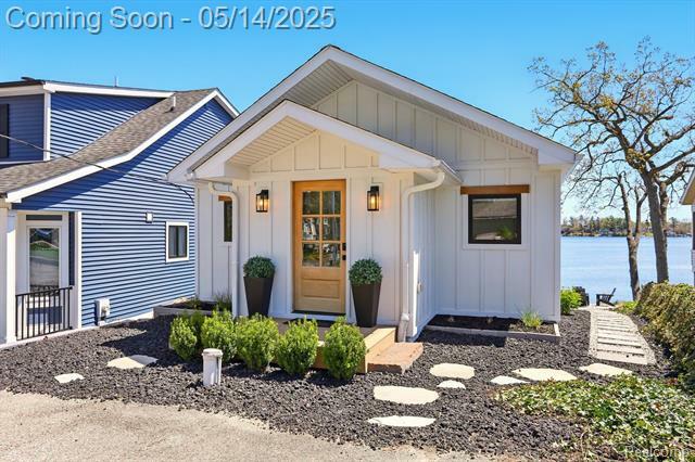 807 Pine Tree Road W  Orion Twp MI 48362 photo