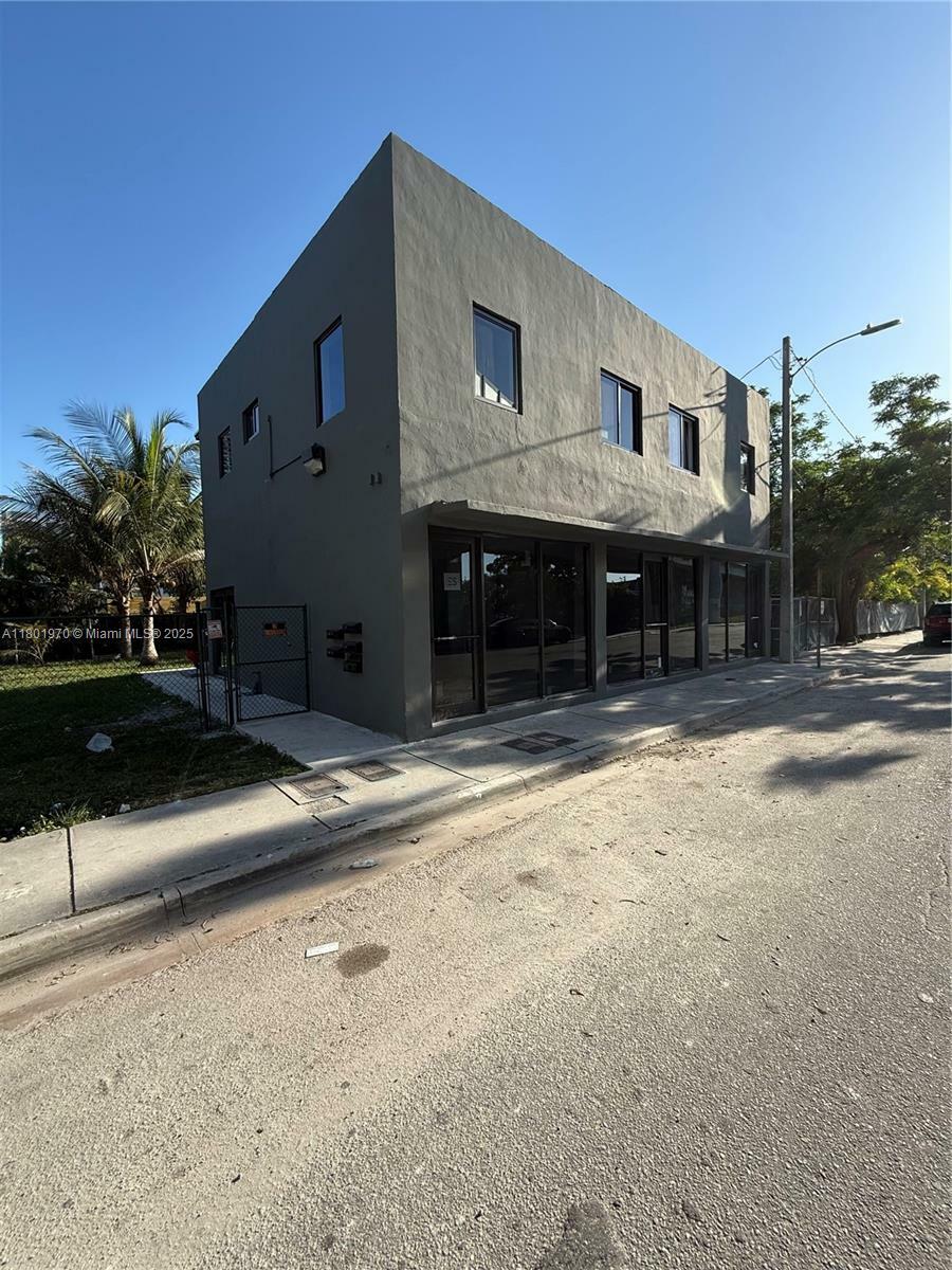 Property Photo: 214 NW 11th St B FL 33136
