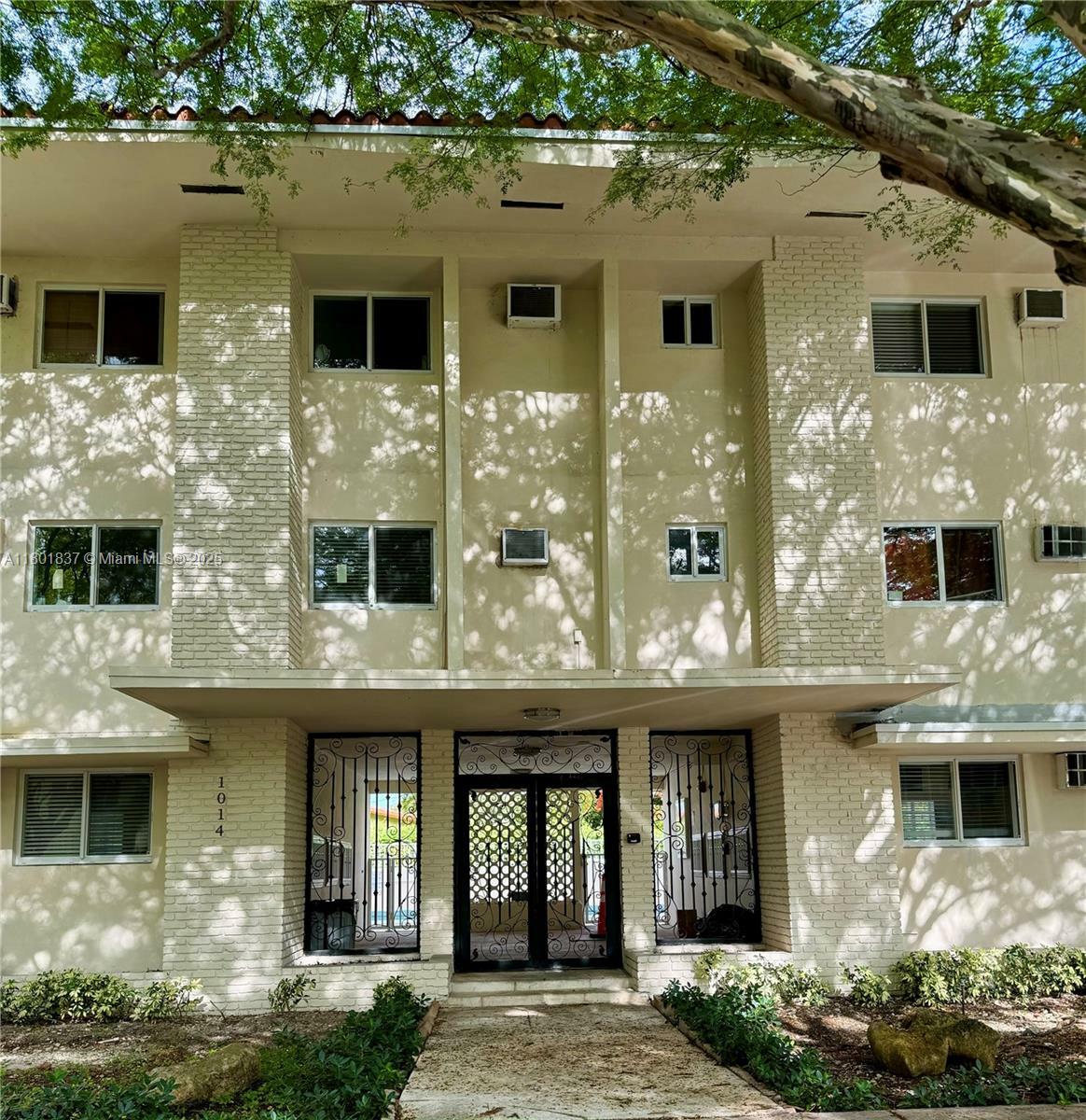 Property Photo: 1014 Salzedo St 210 FL 33134