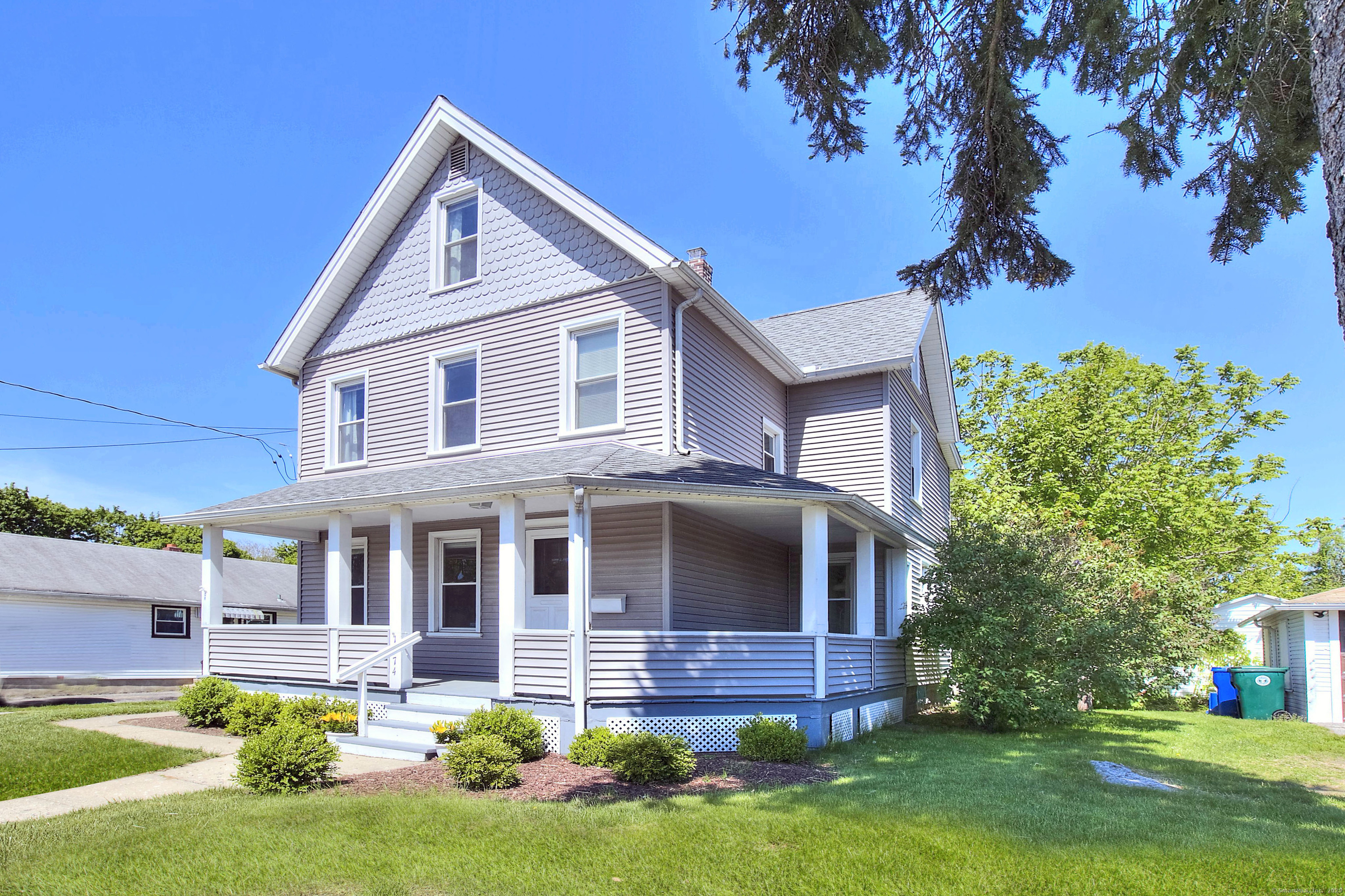 Property Photo: 1574 North Avenue CT 06614