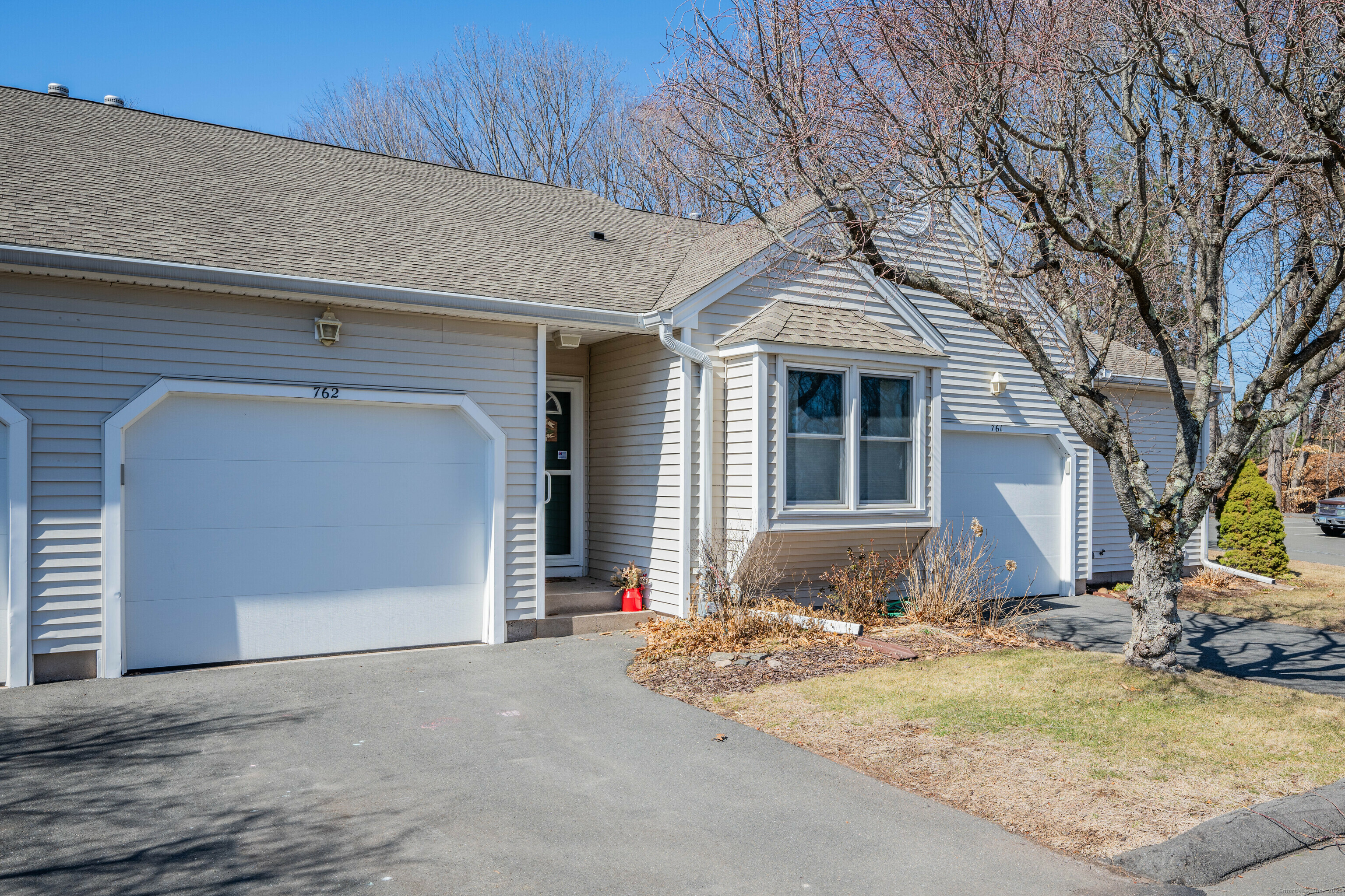 Property Photo: 762 Kettle Path 762 CT 06489