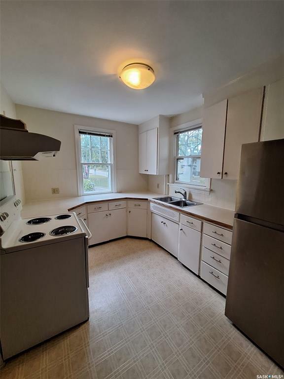 Property Photo: 312 McKinnon Avenue S SK S7N 1J6