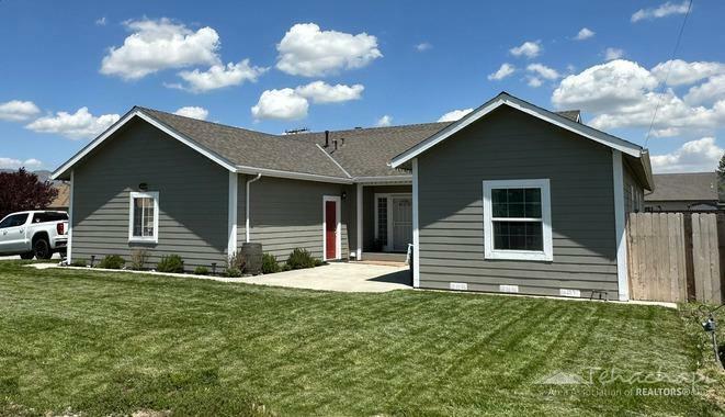 Property Photo: 18420 Santa Anita Street CA 93561