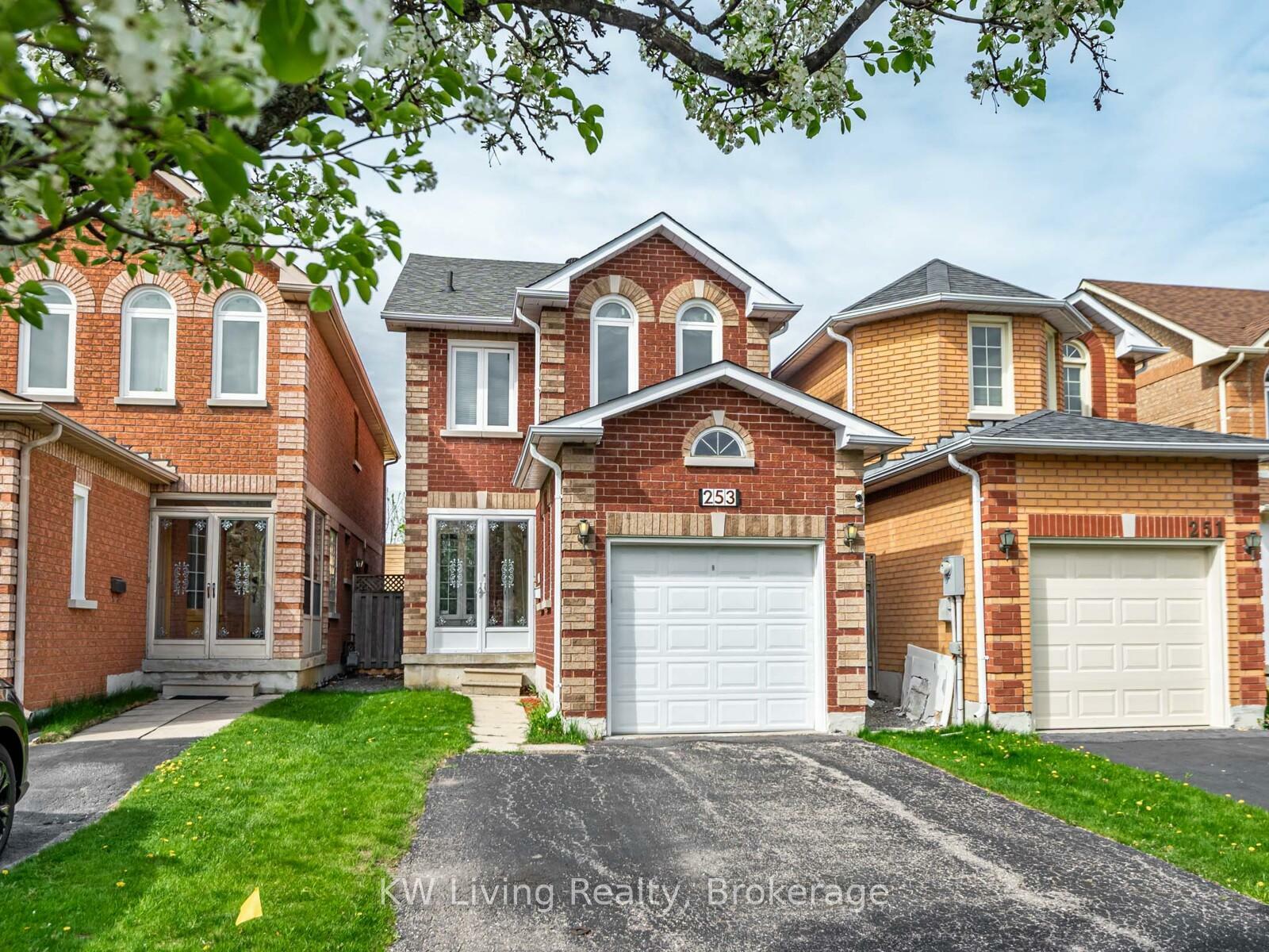 Property Photo: 253 Milliken Meadows Drive ON L3R 0W2