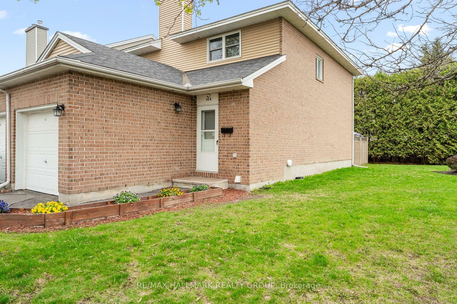 Property Photo: 164 Bentbrook Crescent 1 ON K2J 3Y3