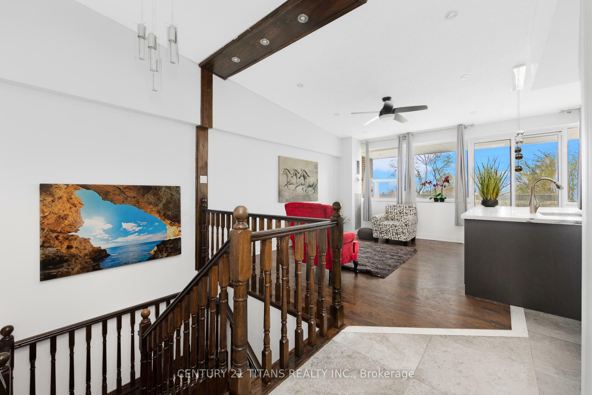 Property Photo: 4064 Lawrence Avenue E 501 ON M1E 4V6