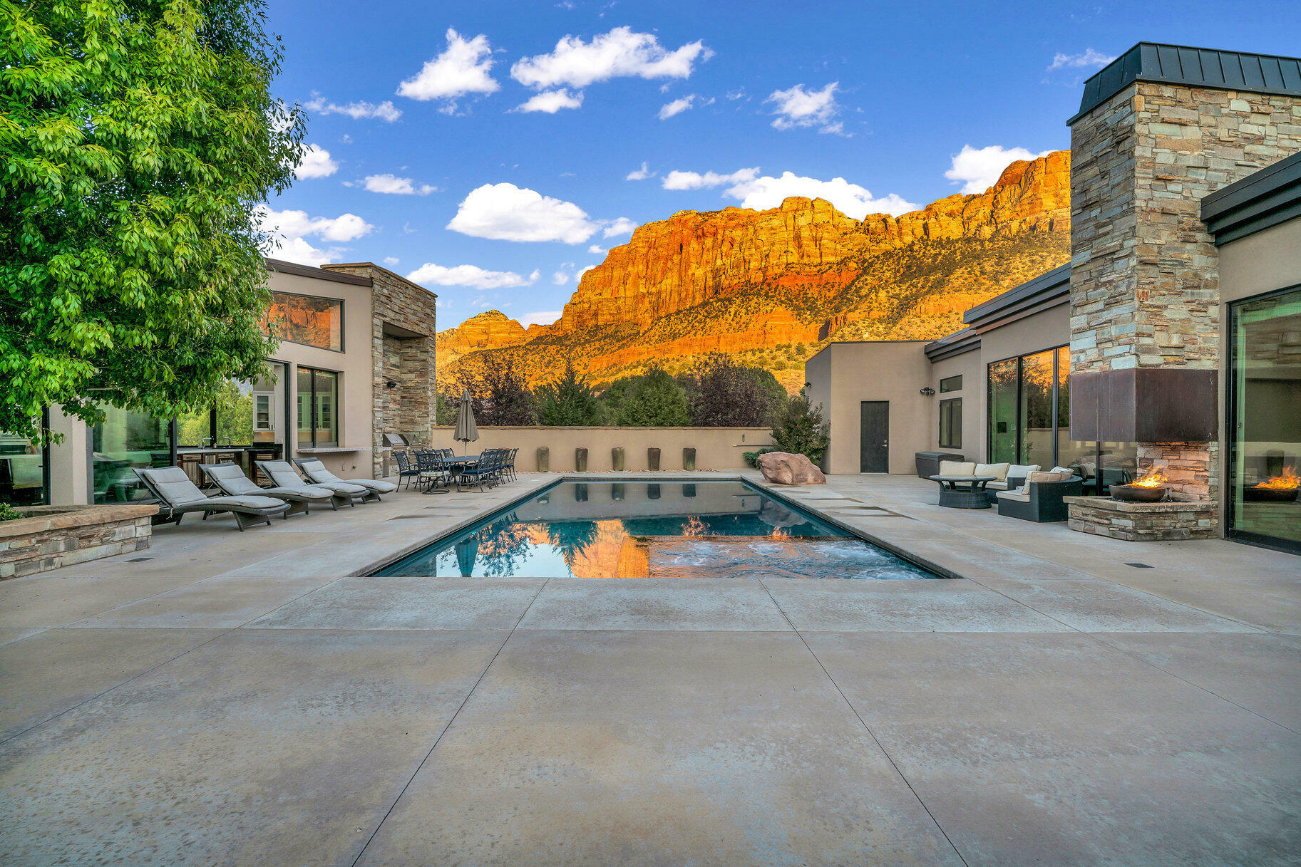 Property Photo: 1203 Canyon Springs Dr UT 84767