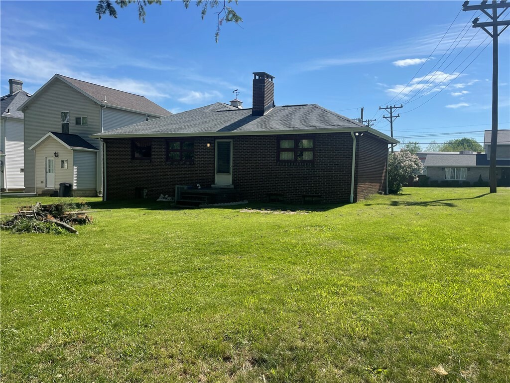 Property Photo: 21 Country Club Boulevard PA 15401