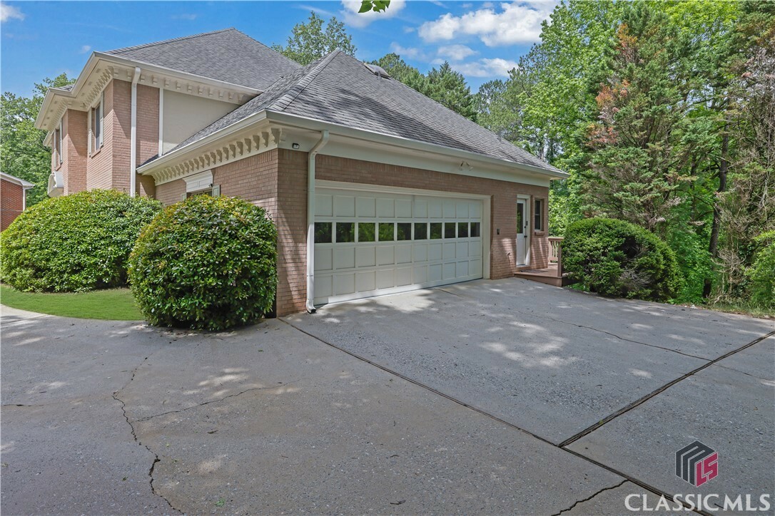 Property Photo: 2795 Hawthorne Drive GA 30345