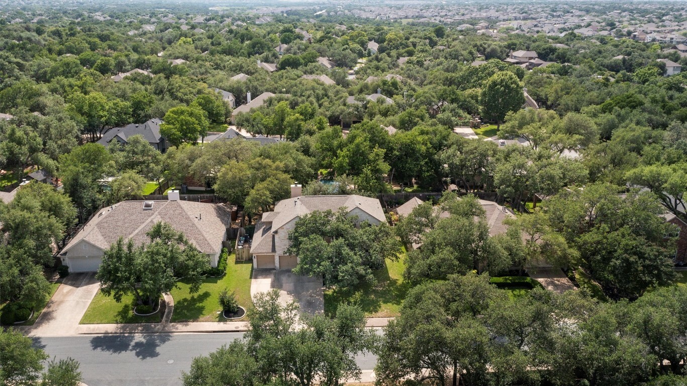 Property Photo: 17112 Crescent Heights Trail TX 78717