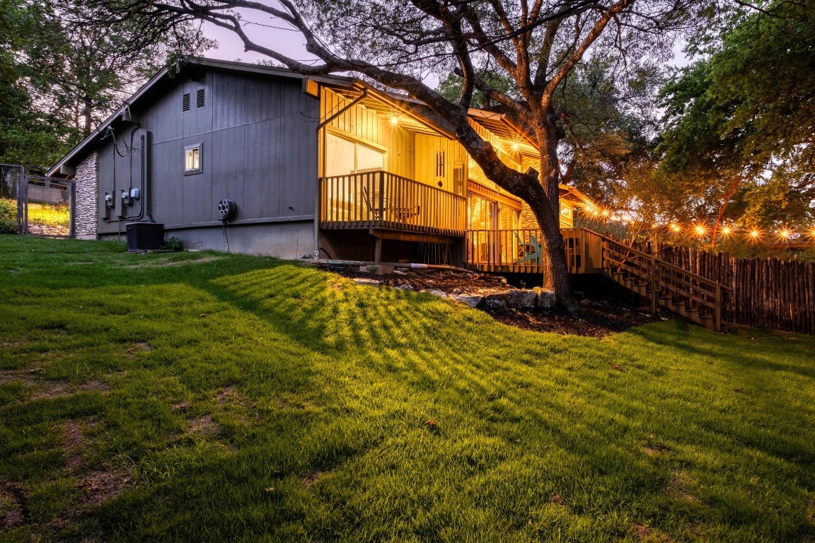 Property Photo: 907 The High Road TX 78746