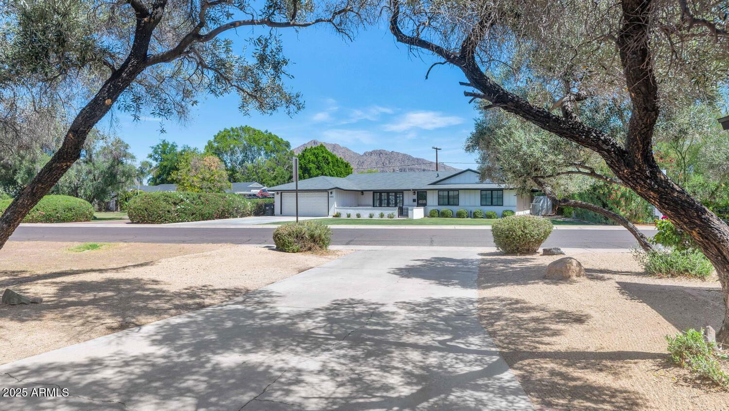 Property Photo: 6207 E Rose Circle Drive AZ 85251