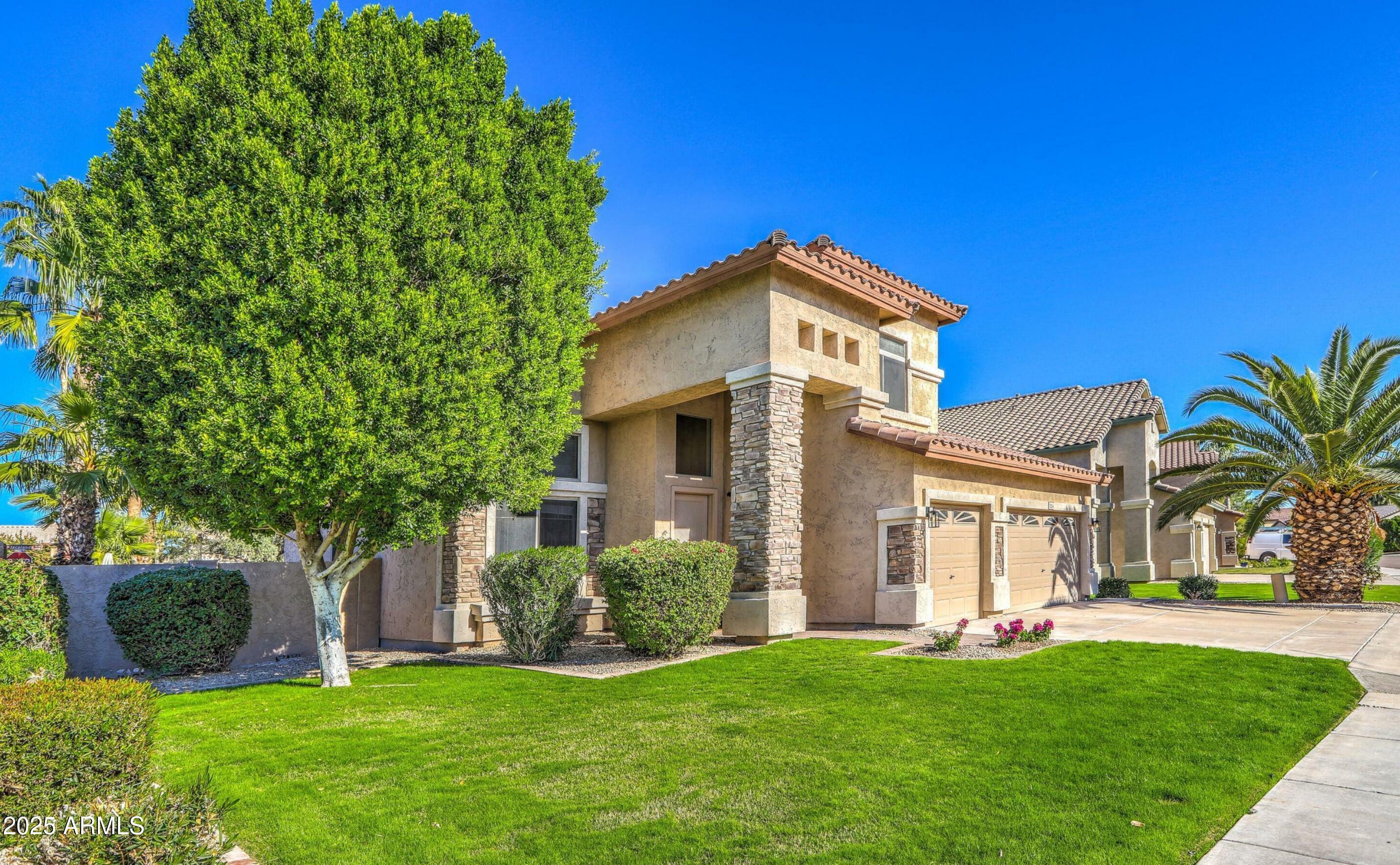 Property Photo:  2224 W Olive Way  AZ 85248 