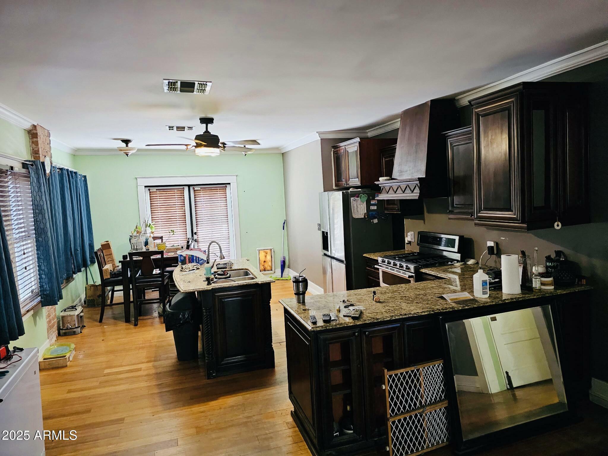 Property Photo: 723 E Moreland Street AZ 85006